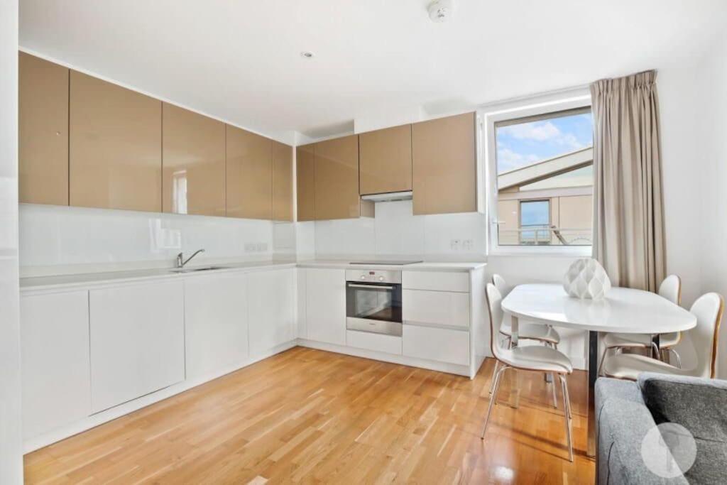Apartament Modern 3 Bedroom - Olympic Park - E20 Stratford