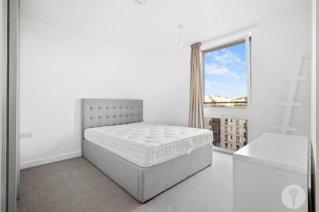 Apartament Modern 3 Bedroom - Olympic Park - E20 Stratford *