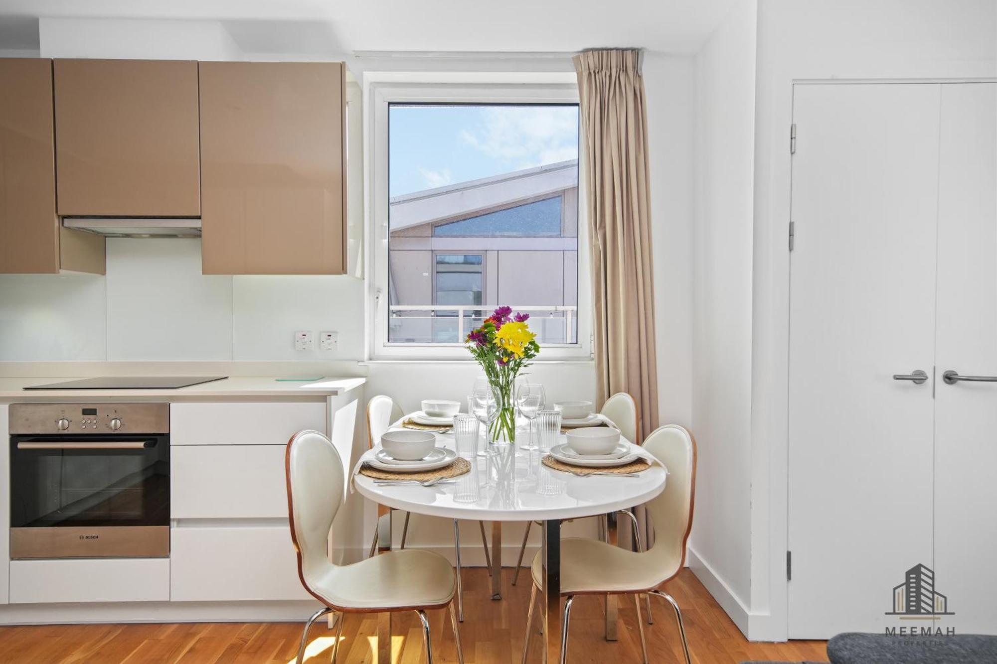 Modern 3 Bedroom - Olympic Park - E20 Stratford * Londra